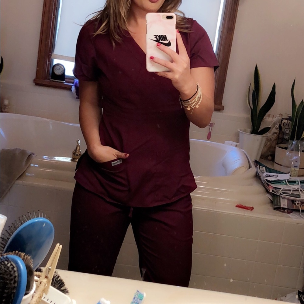 Greys Anatomy wine scrub set!! WORN ONCE